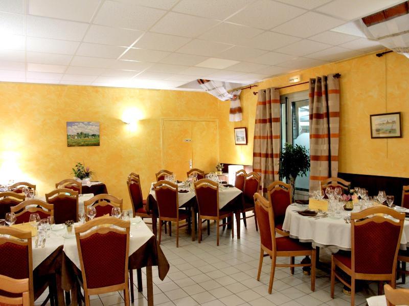 Auberge Du Cheval Blanc Beaumont-Pied-de-Boeuf  Exterior foto