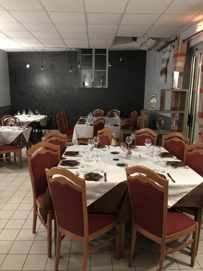 Auberge Du Cheval Blanc Beaumont-Pied-de-Boeuf  Exterior foto