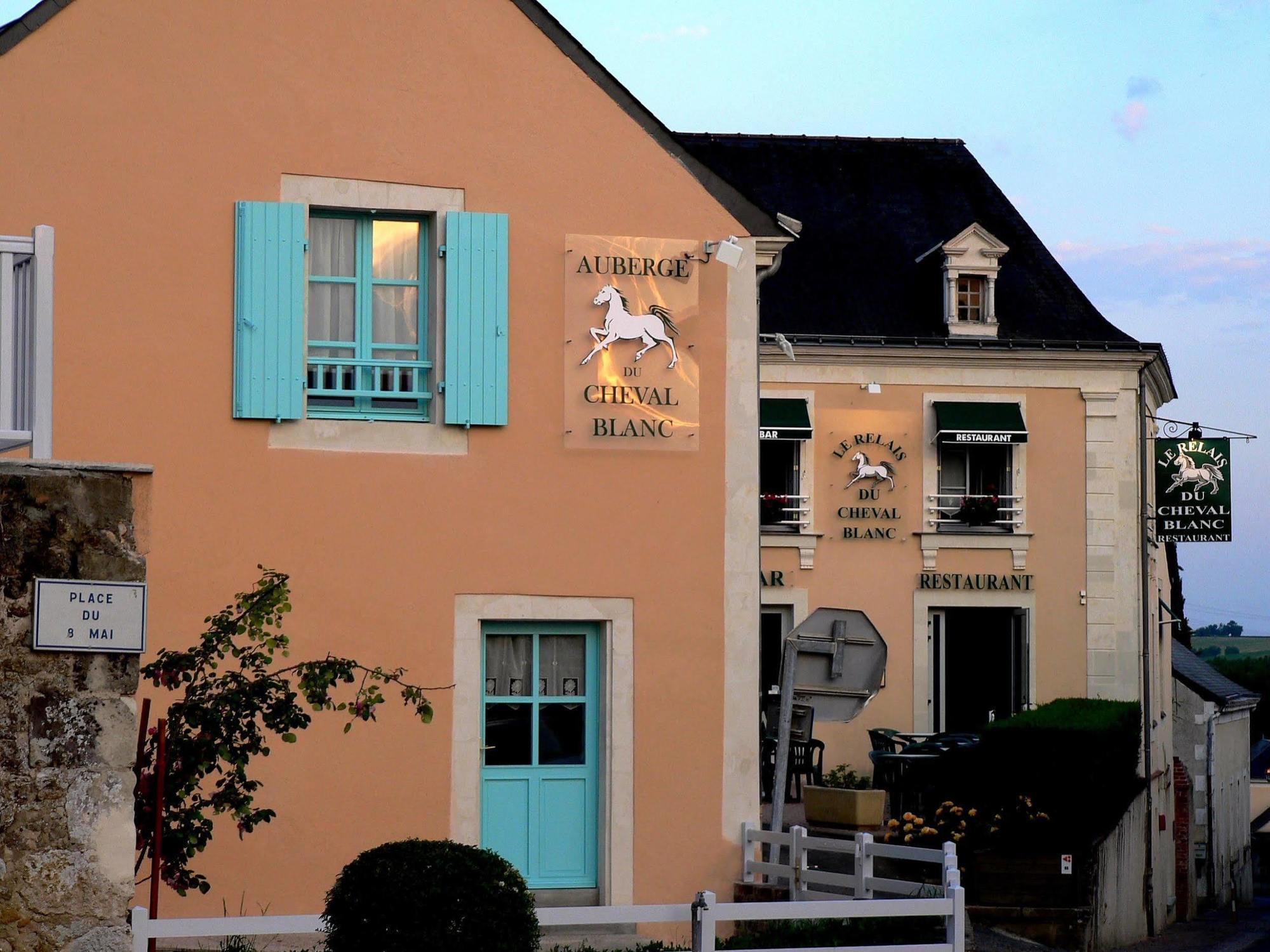 Auberge Du Cheval Blanc Beaumont-Pied-de-Boeuf  Exterior foto